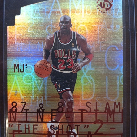 1986 Fleer Michael Jordan RC rookie card and UD3 MJ3-1 die cut insert - Picture 4 of 7